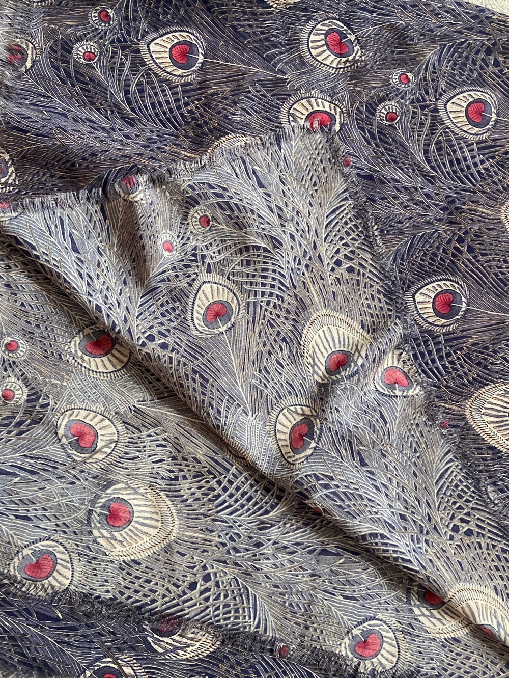 Vintage Liberty of London Peacock Feather Wool Large Scarf Shawl. 52 x 52 in. - Picture 4 of 5